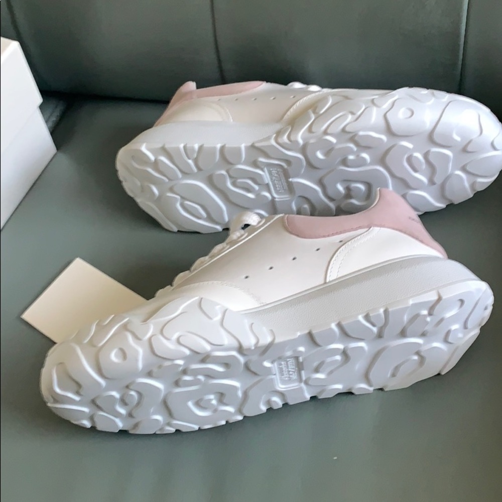 Alexander McQueen  Oversized Sneakers - Picture 7 of 10
